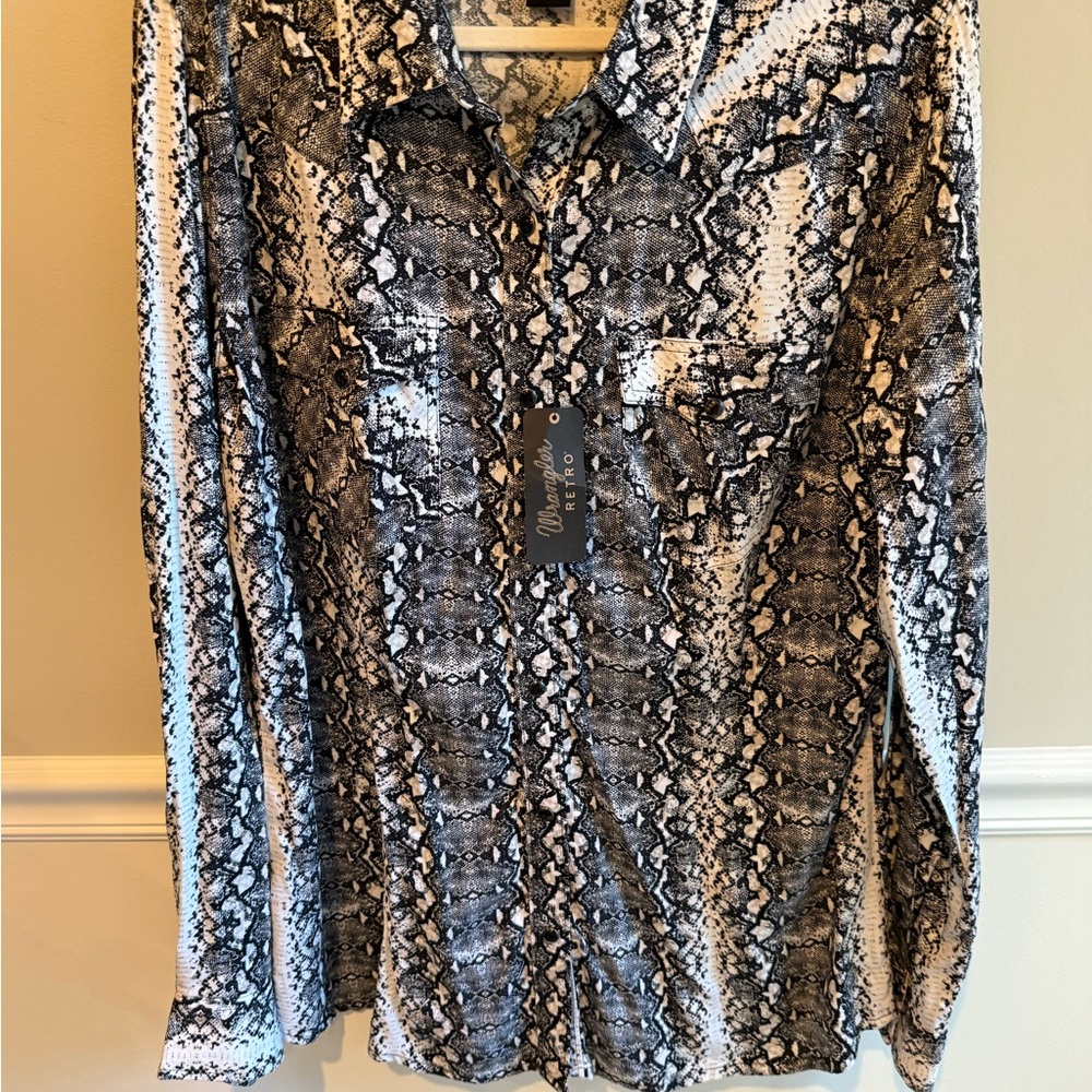 Wrangler Retro Black and White Snake Print Shirt